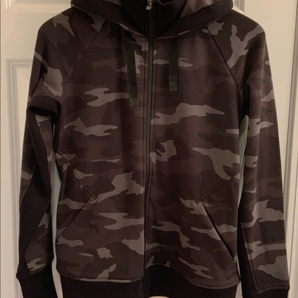 Athleta Triumph Printed Hoodie - Camo - NWT - Medium - Picture 4 of 11